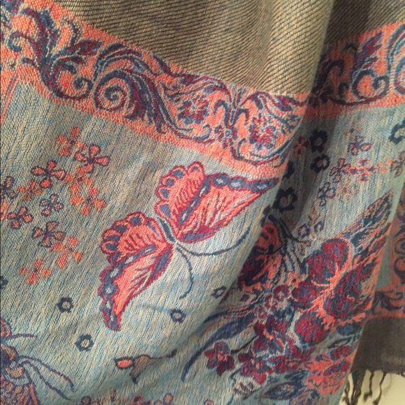 Wrap - Picture 5 of 5